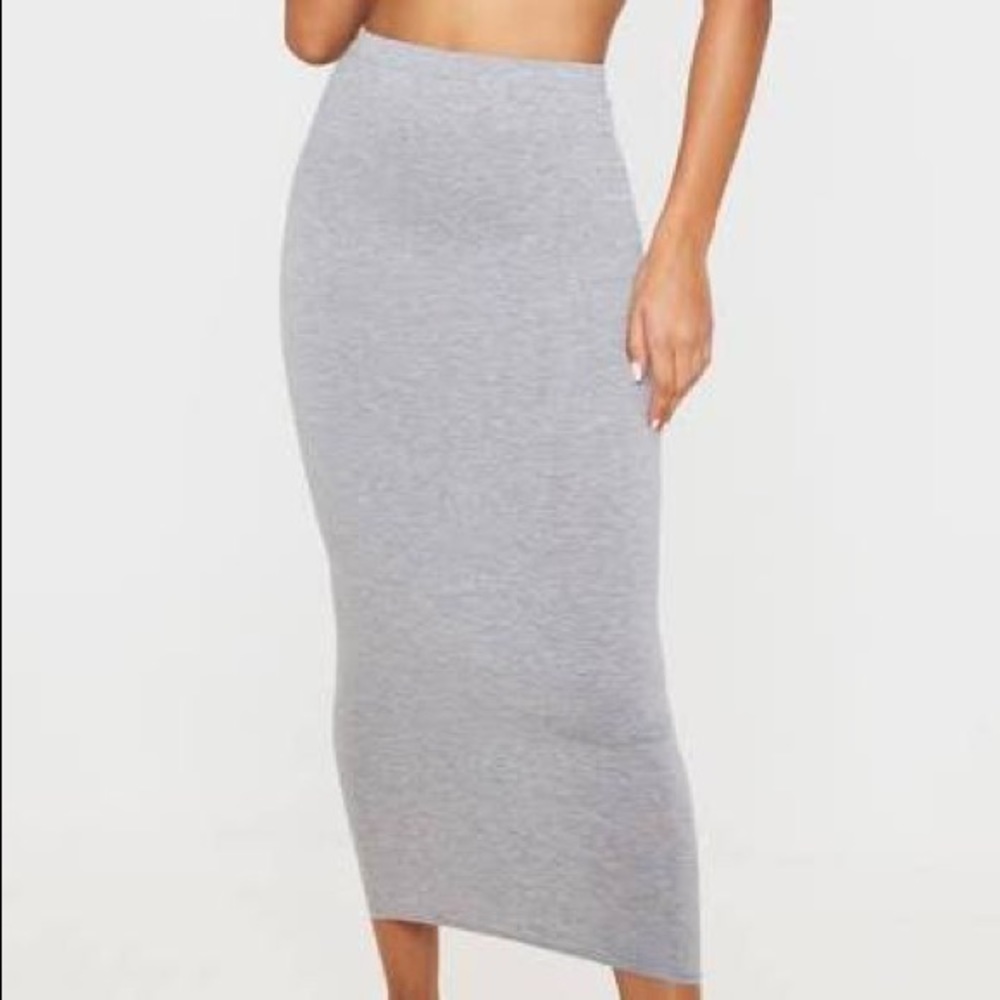 FOREVER 21 Size Small Basic Midi Skirt